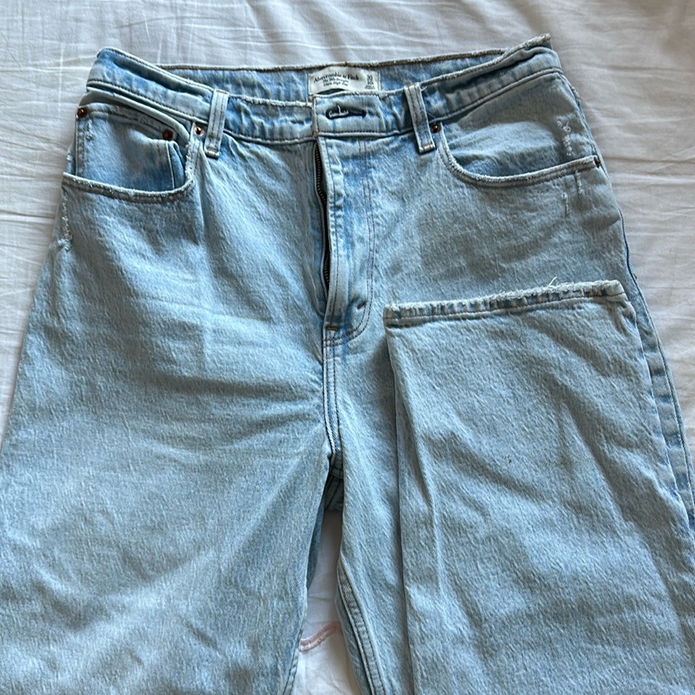 Abercrombie & Fitch Ultra 90s High Rise Jeans Size 30/10